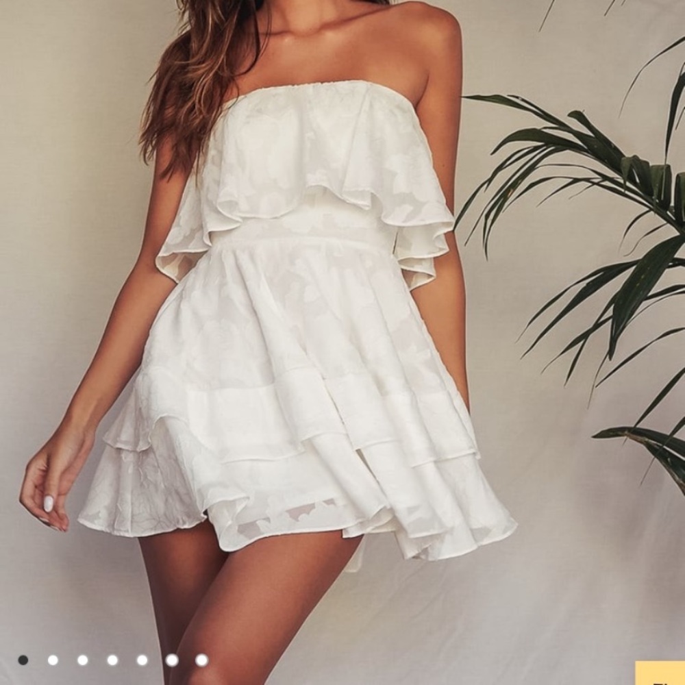 Lulus never before worn size XS strapless dress